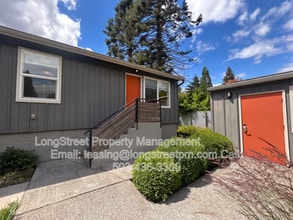 Building Photo - 4801 NE 50th Pl