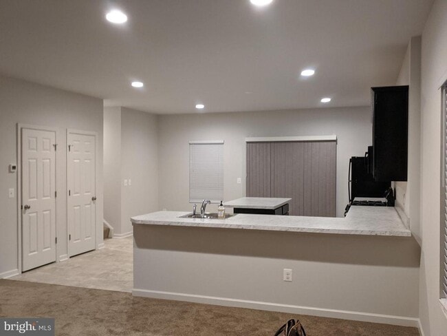 Building Photo - 224 Parkland Dr
