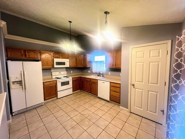 Foto del edificio - 2321 Winterset Dr