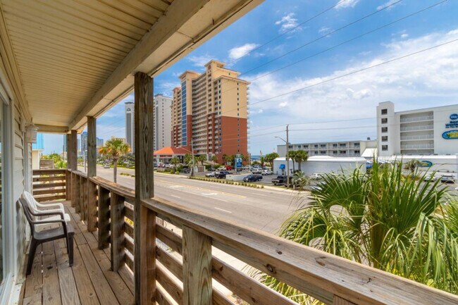 Foto del edificio - 344 E Beach Blvd