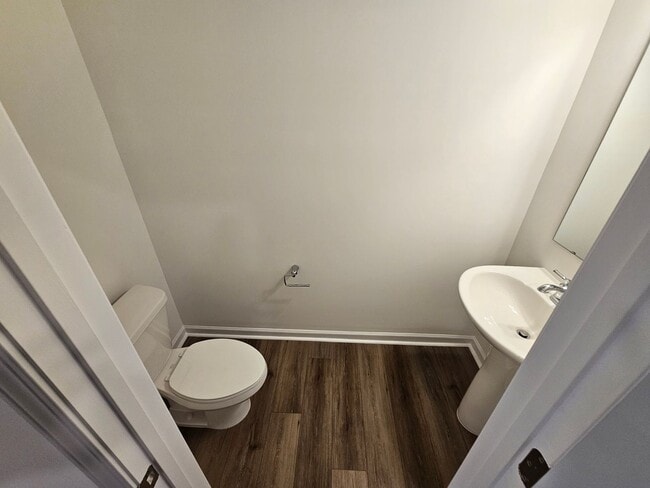 Building Photo - Beautiful Townhome in Concord! Great schools!