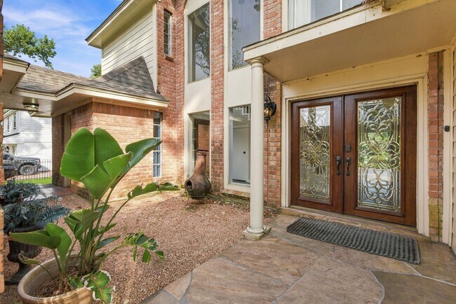 Building Photo - 8214 Magnolia Glen Dr