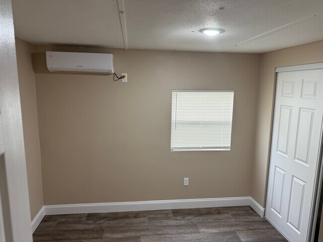 Foto del edificio - 8536 Honeywell Rd