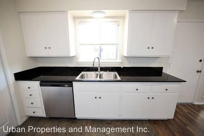 Building Photo - 3 br, 1.5 bath House - 1555 Marina Court U...