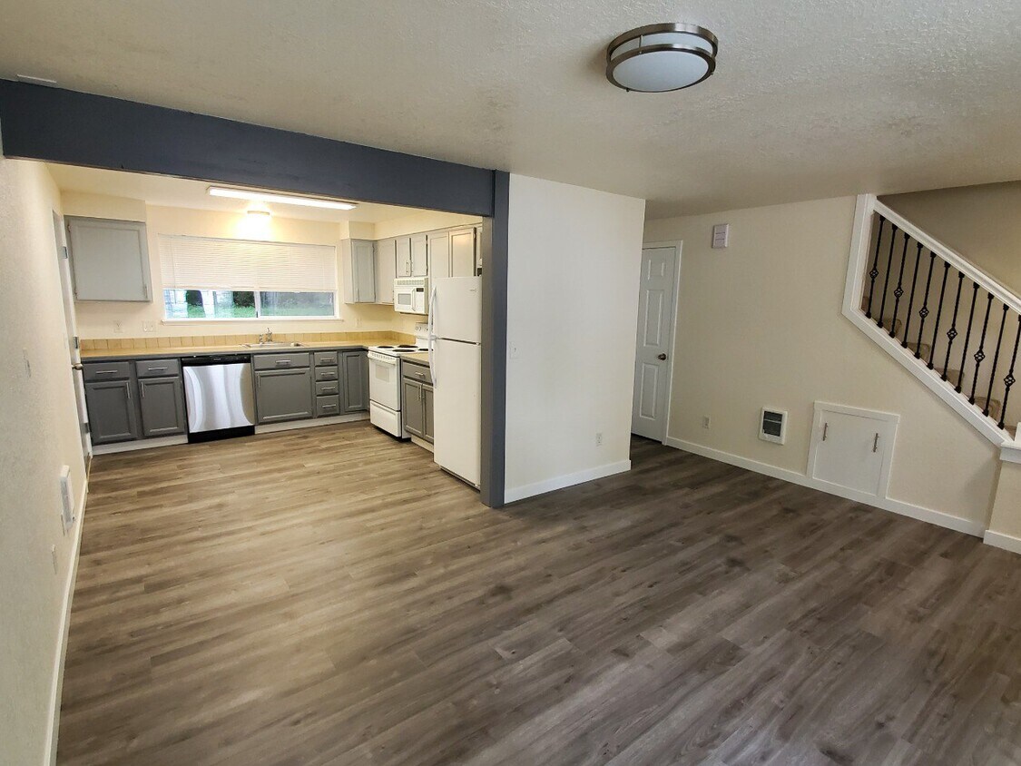 Foto principal - 821 Kaiser Rd NW