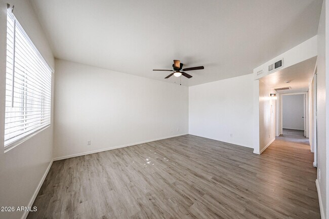 Building Photo - 2226 W Heatherbrae Dr