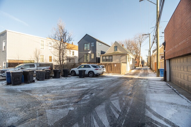 Foto del edificio - 2814 N Maplewood Ave