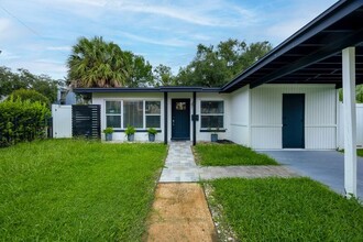 Building Photo - 843 W Swoope Ave