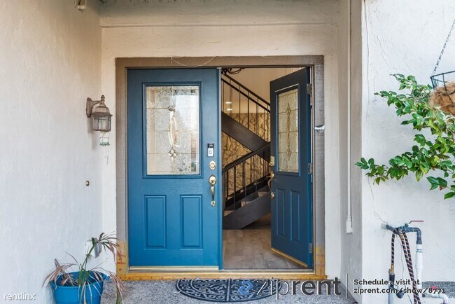 Foto del edificio - 5 br, 3 bath House - 2025 Park Royal Drive...