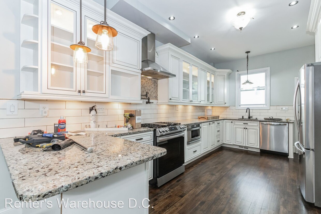 Foto principal - 4 br, 3.5 bath House - 1007 Florida Ave NE