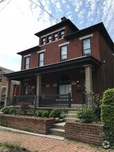 Building Photo - 301-305-305 E Sycamore St