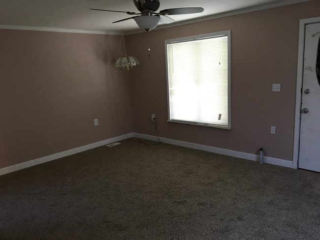 Living Room - 822 Bay Way