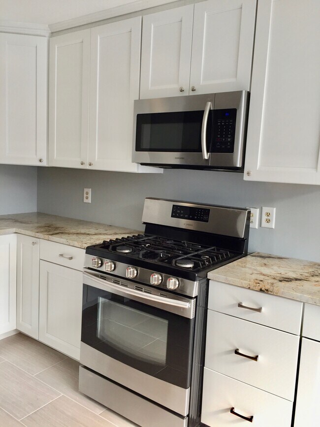 Stainless Steel Appliences - 255 North Rd