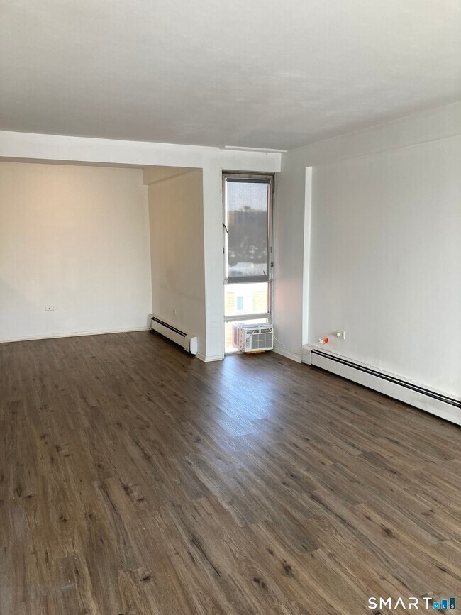 Foto del edificio - 87 Glenbrook Rd