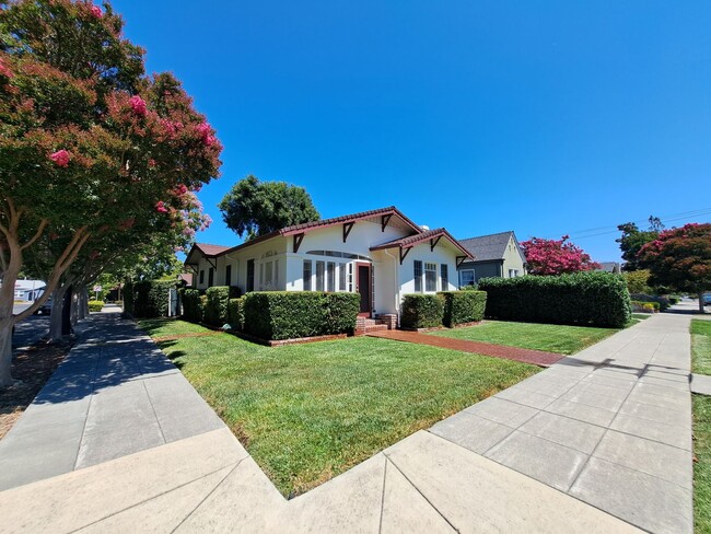 Foto del edificio - Stunning Home in Downtown Napa