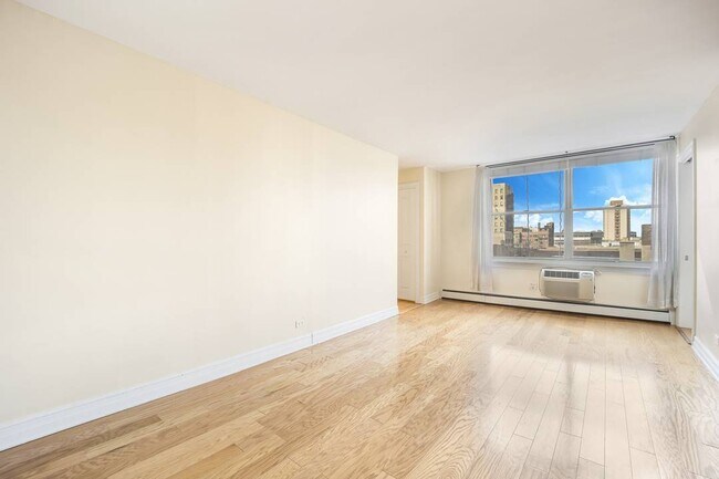 Foto del edificio - 3033 N Sheridan Rd