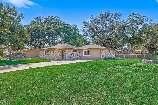 Foto del edificio - 1611 Drexel Dr