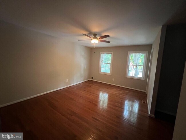Foto del edificio - 5954 Berkshire Ct