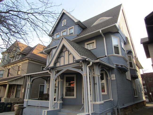 Casa histórica construida en 1898. - 308 N Carroll St