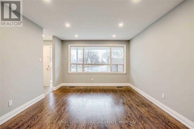 Photo du bâtiment - 2545 Padstow Crescent