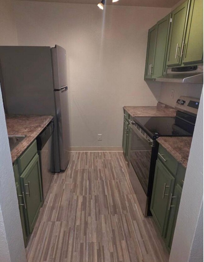 Cocina - 2901 MacArthur Blvd