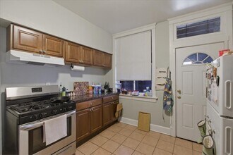Building Photo - 4002 N Southport Ave