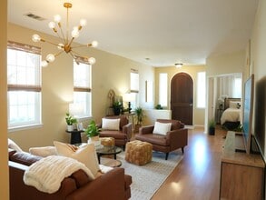 Building Photo - 25517 Sinclair Pl