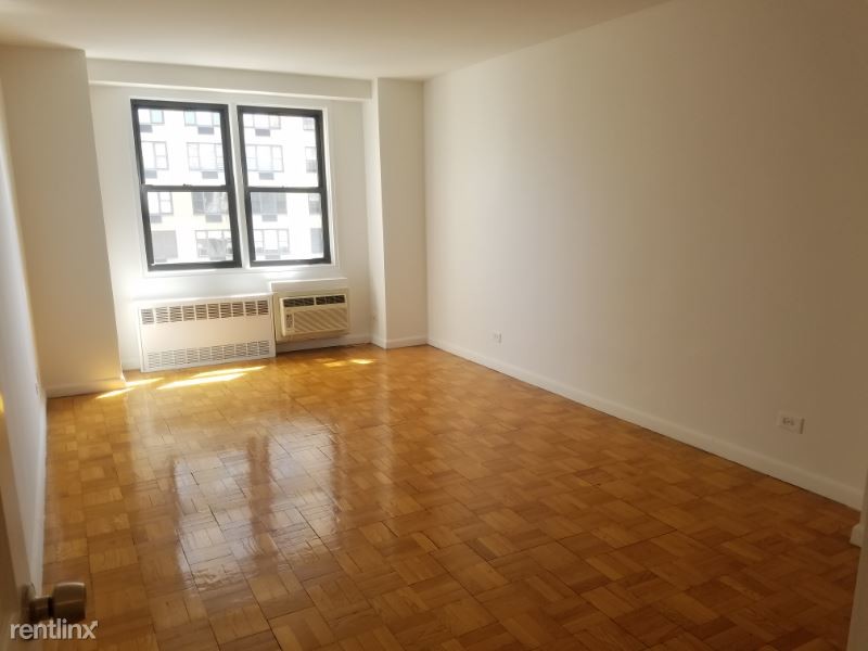 Building Photo - 15 E 18th St