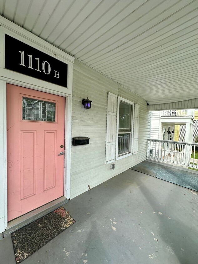 Primary Photo - 2 BED | 1 BATH | BACKYARD | EASTSIDE (Anderson and E 31st)