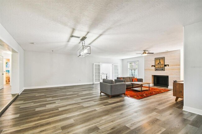 Foto del edificio - 6927 18th St N