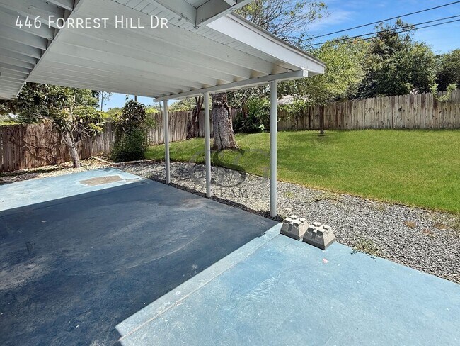 Building Photo - 446 Forrest Hill Dr