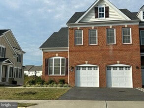 Building Photo - 23417 Longollen Woods Ter