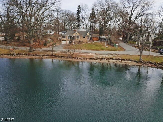 Foto del edificio - 1031 Lake Shore Dr