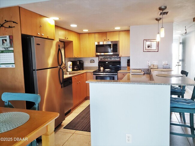 Building Photo - 4849 Saxon Dr