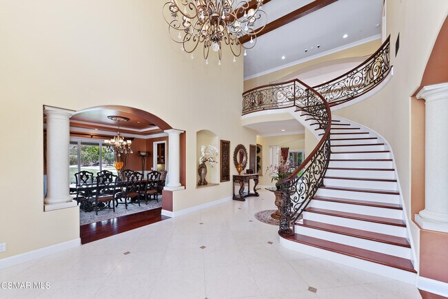 Building Photo - 2462 Lost Canyons Dr