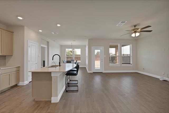 Foto del edificio - 10401 Table Bluff St