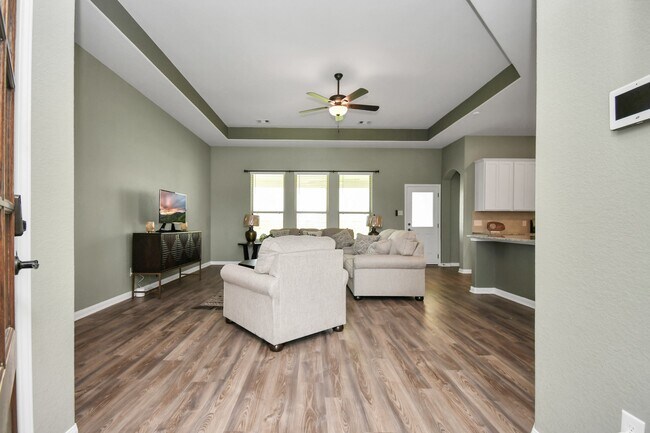 Building Photo - 395 Hunter Rnch Wy