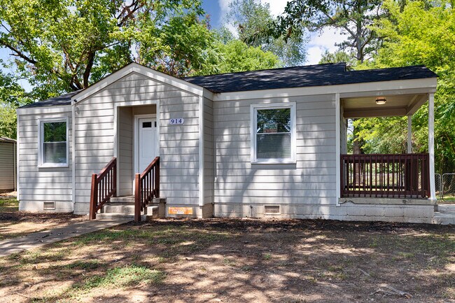 Foto del edificio - 914 Linwood Dr NW