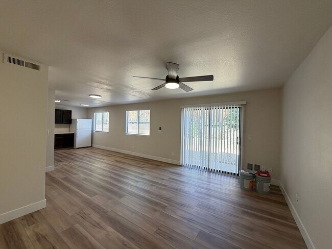 Foto del edificio - REMODELED TWO BEDROOM IN DOWTOWN!