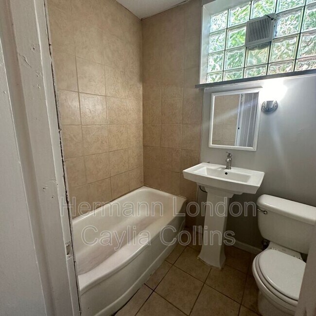 Building Photo - 4642 Farlin Ave