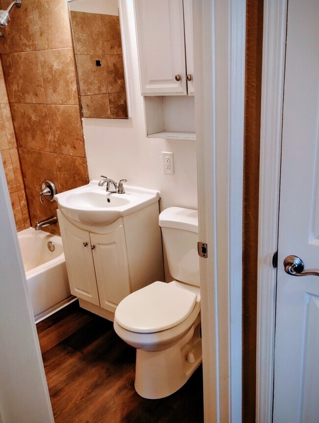 Building Photo - 1756 South Ave