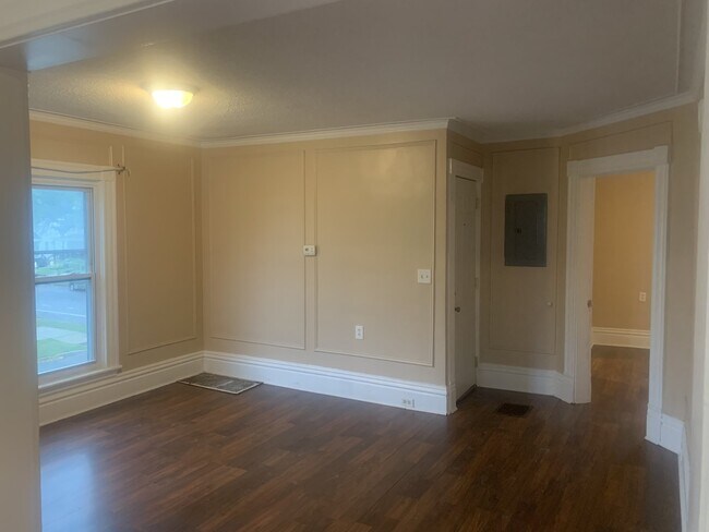 Foto del edificio - 2 Bedroom Upper Close to Downtown!