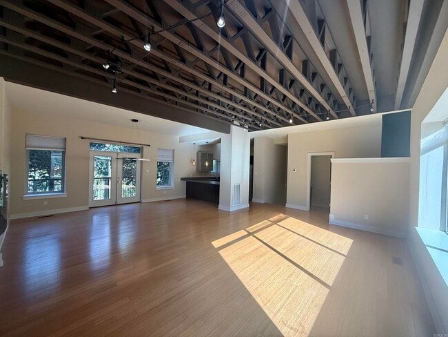 Building Photo - 110 Vertical Lofts Dr