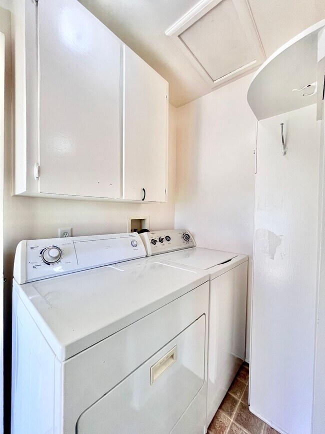 Foto del edificio - Cozy 2 bed 1 bath Home with Fenced Yard!