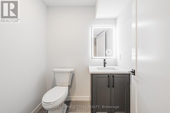 Building Photo - 555 Sanatorium Rd