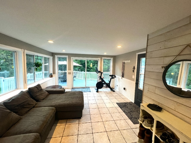 Building Photo - 252 Windsor St