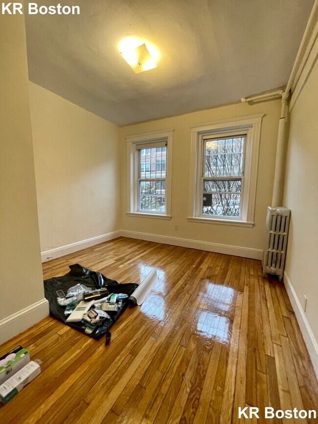 Building Photo - 12 Vinal St