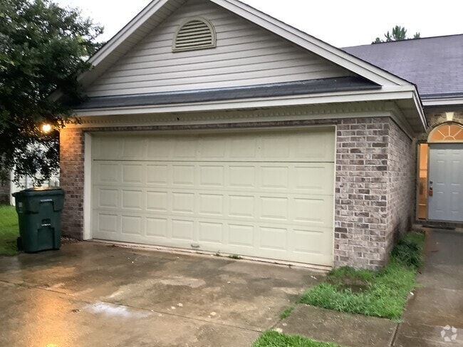 Building Photo - 108 Oak Grove Ln