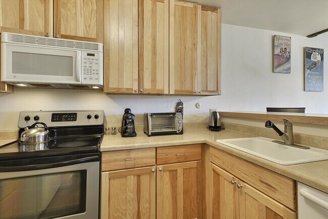 Foto del edificio - Alpine Meadows 3 bedroom + loft ski lease