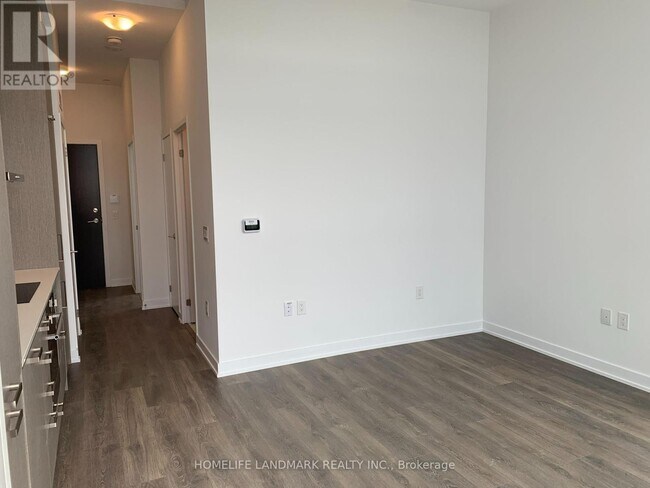 Building Photo - 38-2138 Honeycrisp Cres